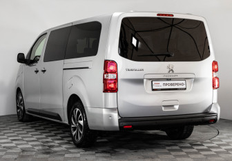 Подержанный автомобиль Peugeot Traveller 2020 года (7 фото)