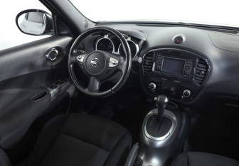 Подержанный автомобиль Nissan Juke 2012 года (8 фото)