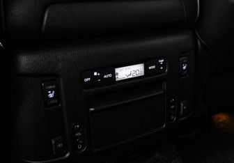 Подержанный автомобиль Infiniti QX80 2018 года (28 фото)