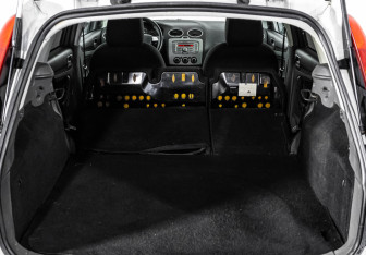 Подержанный автомобиль Ford Focus Wagon 2007 года (14 фото)