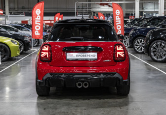 Подержанный автомобиль MINI Hatch 2021 года (9 фото)
