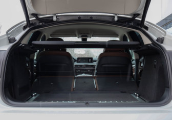 Подержанный автомобиль BMW X6 2016 года (34 фото)