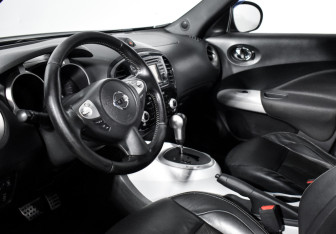 Подержанный автомобиль Nissan Juke 2011 года (9 фото)