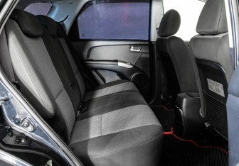 Подержанный автомобиль Kia Sportage 2008 года (17 фото)