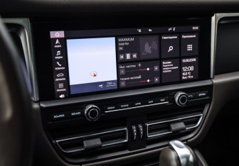 Подержанный автомобиль Porsche Macan 2019 года (14 фото)