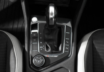 Подержанный автомобиль Volkswagen Tiguan 2019 года (10 фото)