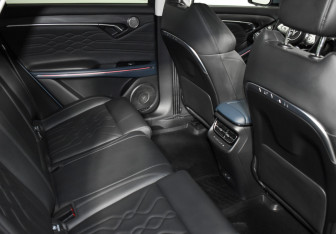 Подержанный автомобиль Voyah Free 2023 года (18 фото)