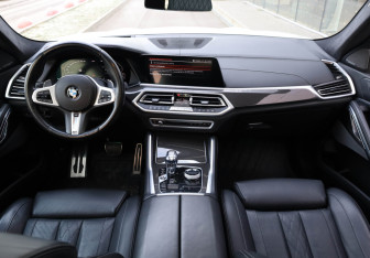 Подержанный автомобиль BMW X6 2020 года (13 фото)