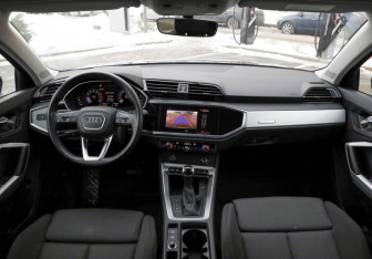 Подержанный автомобиль Audi Q3 2020 года (12 фото)