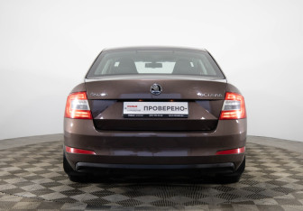 Подержанный автомобиль Skoda Octavia Liftback 2014 года (6 фото)