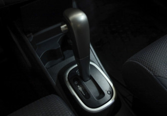 Подержанный автомобиль Nissan Tiida Hatchback 2008 года (15 фото)
