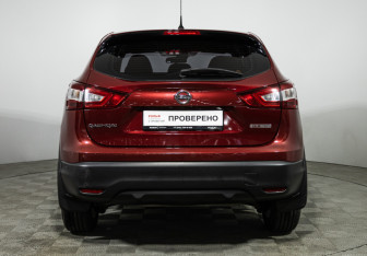 Подержанный автомобиль Nissan Qashqai 2014 года (6 фото)
