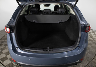 Подержанный автомобиль Mazda CX-5 2021 года (9 фото)