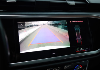 Подержанный автомобиль Audi Q3 2020 года (19 фото)