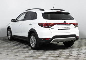 Подержанный автомобиль Kia Rio Hatchback 2018 года (7 фото)