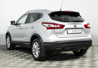 Подержанный автомобиль Nissan Qashqai 2016 года (7 фото)