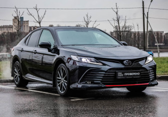 Подержанный автомобиль Toyota Camry Sedan 2021 года (5 фото)