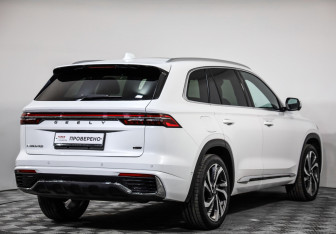 Подержанный автомобиль Geely Monjaro 2024 года (5 фото)