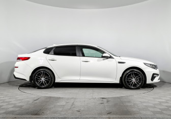 Подержанный автомобиль Kia Optima Sedan 2019 года (4 фото)