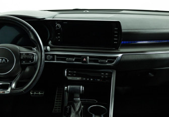 Подержанный автомобиль Kia K5 2020 года (14 фото)