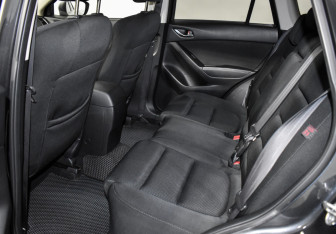 Подержанный автомобиль Mazda CX-5 2016 года (11 фото)