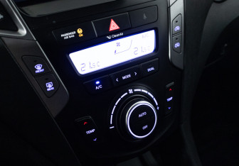 Подержанный автомобиль Hyundai Santa Fe 2014 года (16 фото)