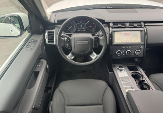 Подержанный автомобиль Land Rover Discovery 2019 года (10 фото)