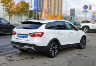 Подержанный автомобиль LADA (ВАЗ) Vesta Wagon 2021 года (4 фото)