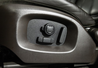 Подержанный автомобиль Land Rover Range Rover Sport 2016 года (14 фото)