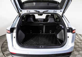 Подержанный автомобиль Omoda C7 2025 года (11 фото)