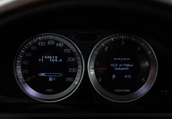 Подержанный автомобиль Volvo XC60 2012 года (23 фото)