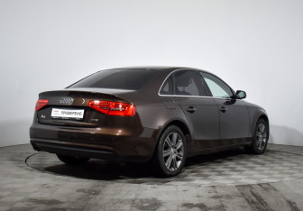 Подержанный автомобиль Audi A4 Sedan 2013 года (5 фото)