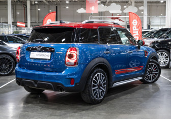 Подержанный автомобиль MINI Countryman 2019 года (10 фото)