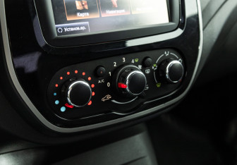 Подержанный автомобиль Renault Kaptur 2016 года (19 фото)