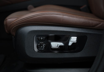 Подержанный автомобиль BMW X6 2022 года (18 фото)