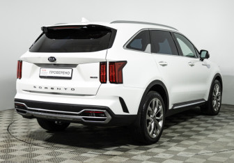 Подержанный автомобиль Kia Sorento 2021 года (5 фото)