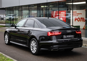 Подержанный автомобиль Audi A6 Sedan 2017 года (7 фото)