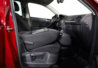 Подержанный автомобиль Volkswagen Tiguan 2017 года (22 фото)