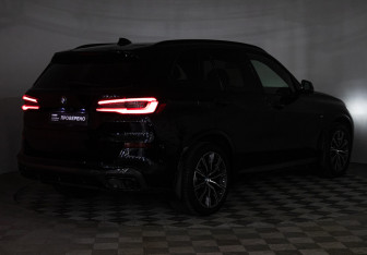 Подержанный автомобиль BMW X5 2020 года (35 фото)
