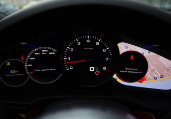 Подержанный автомобиль Porsche Cayenne 2019 года (12 фото)