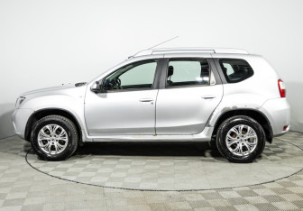 Подержанный автомобиль Nissan Terrano 2016 года (8 фото)