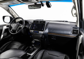 Подержанный автомобиль Toyota Land Cruiser Prado 2021 года (10 фото)