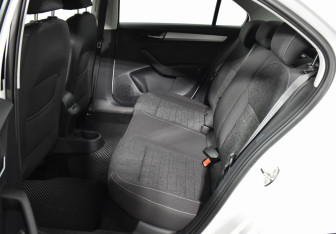 Подержанный автомобиль Skoda Rapid Liftback 2021 года (11 фото)