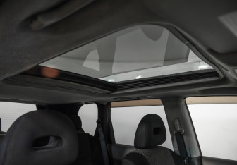 Подержанный автомобиль Nissan X-Trail 2008 года (20 фото)