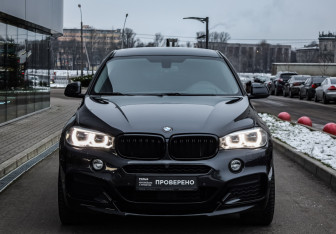 Подержанный автомобиль BMW X6 2018 года (3 фото)