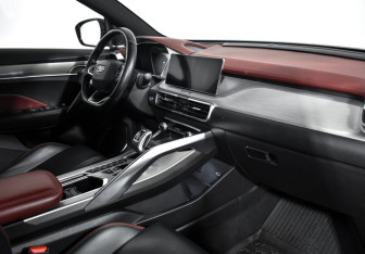 Подержанный автомобиль Geely Coolray 2021 года (14 фото)