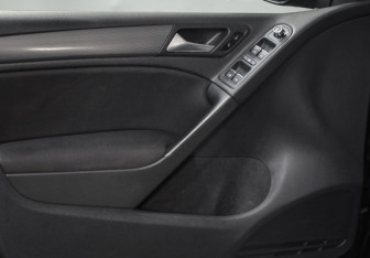 Подержанный автомобиль Volkswagen Golf Hatchback 2011 года (16 фото)