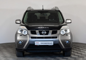 Подержанный автомобиль Nissan X-Trail 2011 года (2 фото)