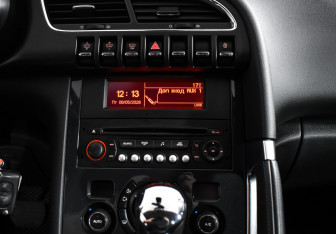 Подержанный автомобиль Peugeot 3008 2014 года (15 фото)