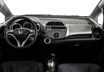 Подержанный автомобиль Honda Jazz 2009 года (10 фото)